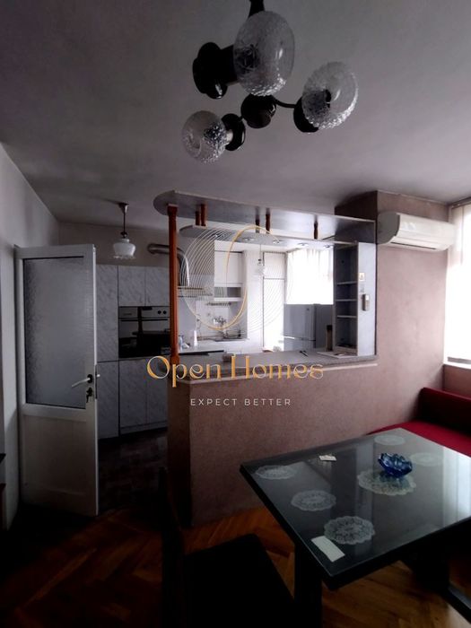 Продава се Тристаен апартамент в Пловдив, Въстанически - 135 кв.м за 1097 €/кв.м - Снимка #9