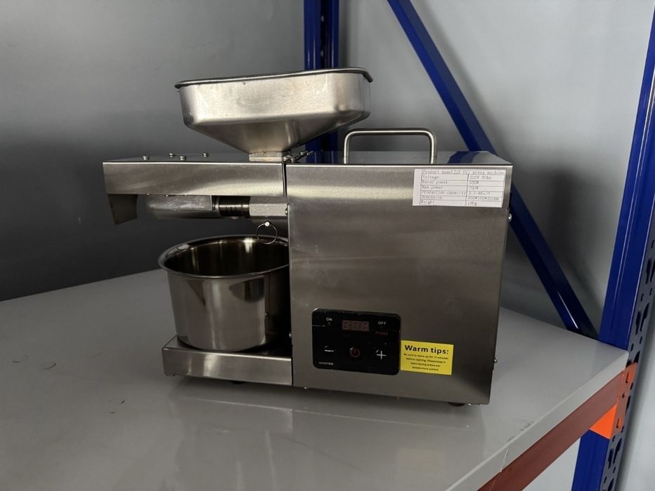 Yog’ press - Мини маслопресс
220 V kuchlanishga ishlaydi
Soatiga 7-8 k