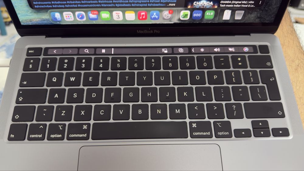 Laptop Apple Macbook pro 13.3 inch 2021 procesor i7 16Gb ram 1TB memorie