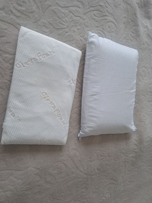 2 бр. възглавници за бебе - височина 3 см и 7 см.