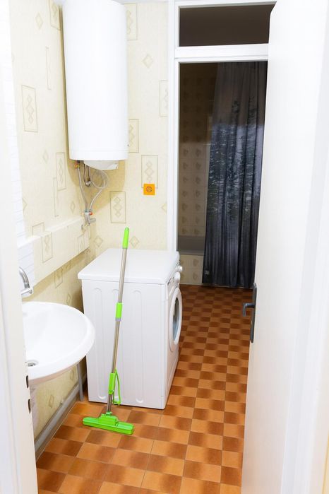 Дава се под наем Тристаен апартамент в Пловдив, Христо Смирненски - 93 кв.м за 433.5 € - Снимка #6