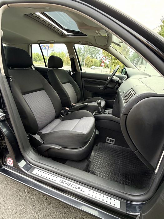 Golf 4 - 1.4 MPI - Ediție SPECIAL - Trapă !!!