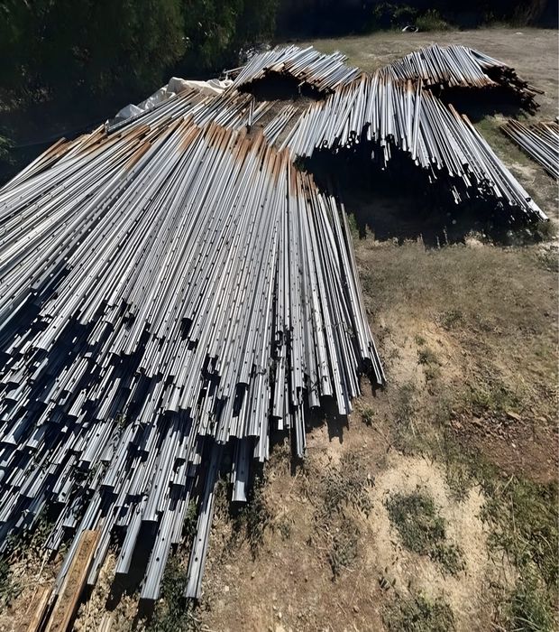 Stalpi zincatii-metalici