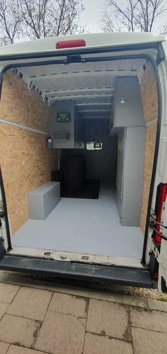 Transport marfă / mutări cu duba – Rapid, Sigur, Preț Avantajos!