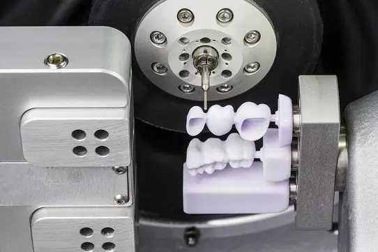 3-d CAD/CAM технология – зубного техника цирконий зубы