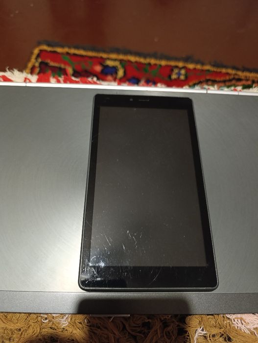Таблет Alcatel Pixi 4 (7") 3G – със СИМ карта и калъф
