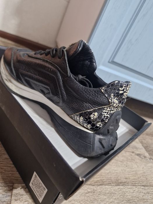 Продам кроссовки  за 12 тыс