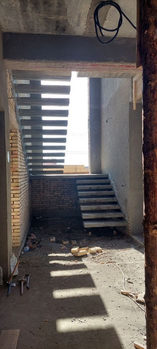 Бетонные ,монолитный лестницы