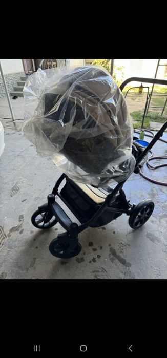 Продается фирменная коляска польша