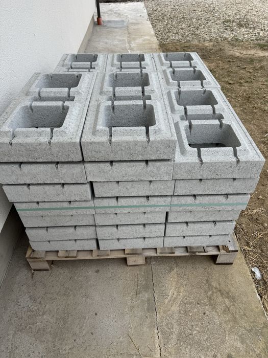 Vand 38 bucati boltari modulo