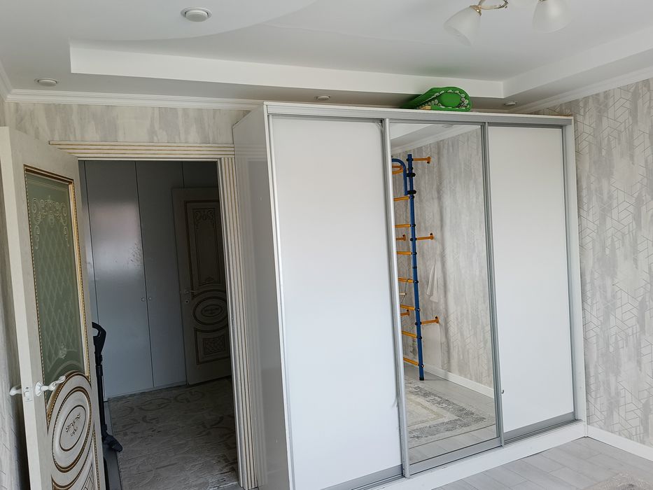 Продам 3 комнатную  квартиру