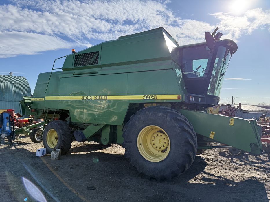 Combina John deere 2264