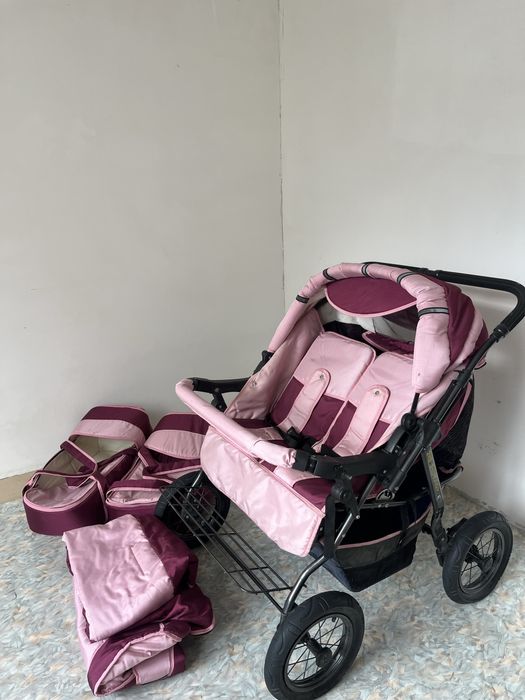 Коляска для двойни.