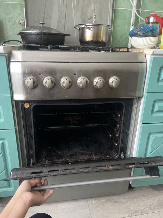 Продаем плиту газовую, рабочая