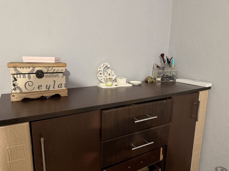 Кровать с комодом