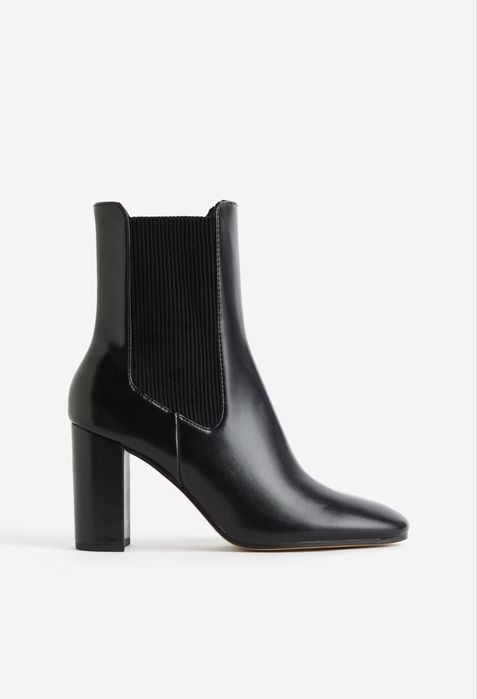 Дамски боти тип челси н. 39