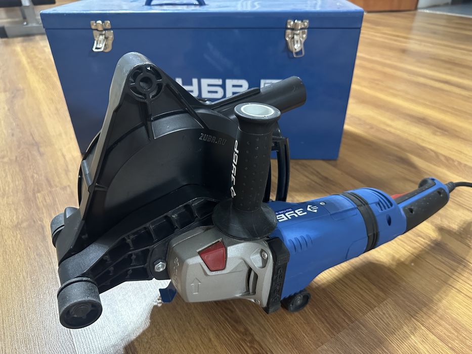 Продам штраборез зубр