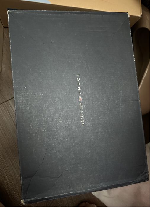 Продам Tommy Hilfiger. Новые