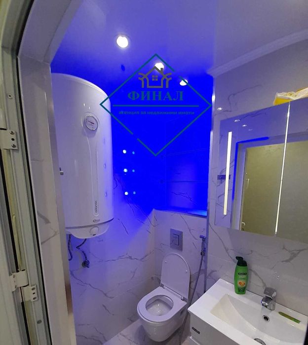 Продава се Двустаен апартамент в Шумен, Добруджански - 68 кв.м за 2025 €/кв.м - Снимка #3