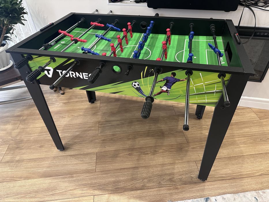 Футбольная настольная игра с мячом.