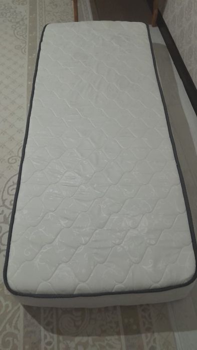 Матрас почти новый