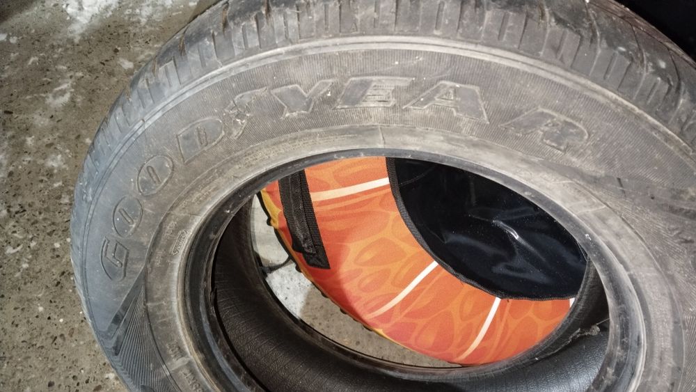 Продам шины бу летние гудиер