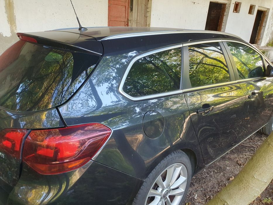 Dezmembrez astra j 1.6cdti facelift