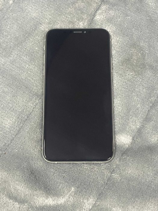 iPhone Xs 64GB Silver