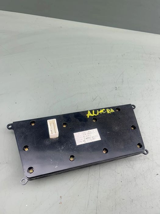 Comanda audio si climatizare Nissan Almera Tino 2003
