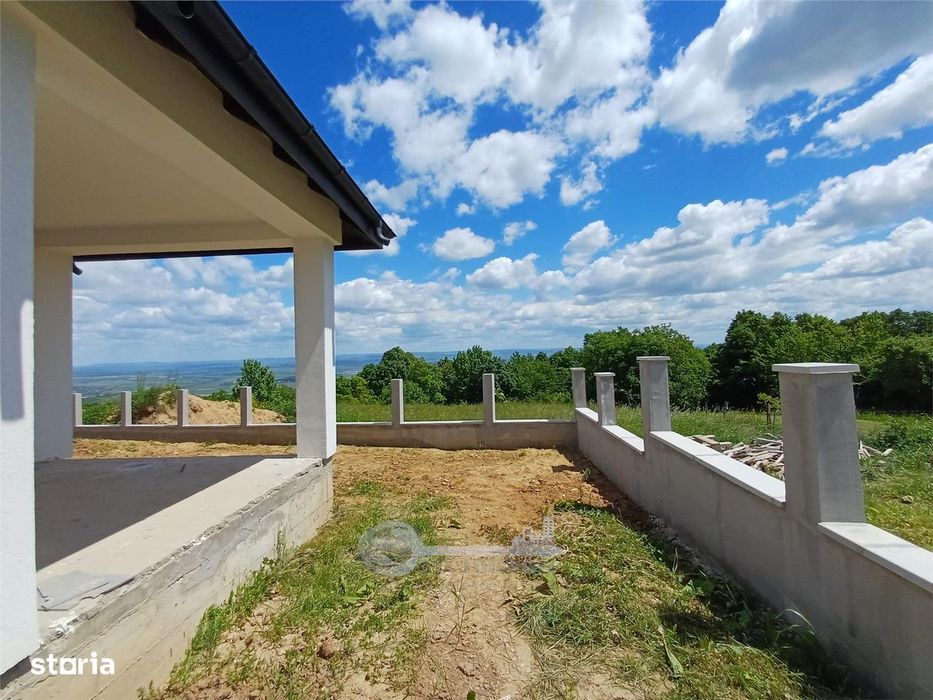 Casa de vanzare I Paun, Barnova I 4 camere, 2 bai I 500 mp teren