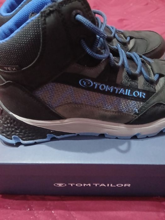 Страхотен модел носени маратонки. Страхотен модел Tom Teylar 42