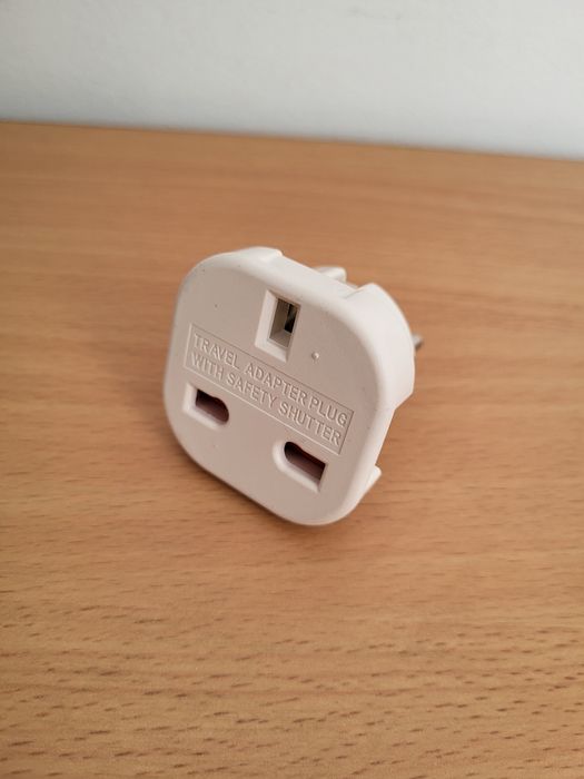 Adaptor priza UK