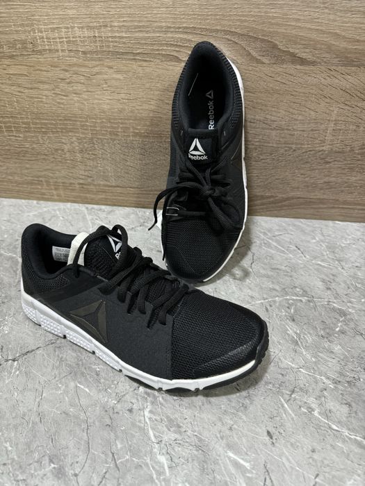 Женские кроссовки Reebok размер 38