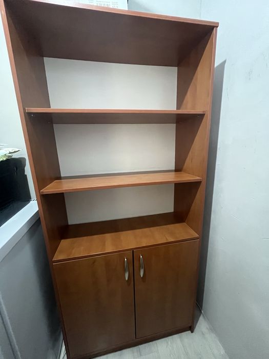 Продам офисный мебель