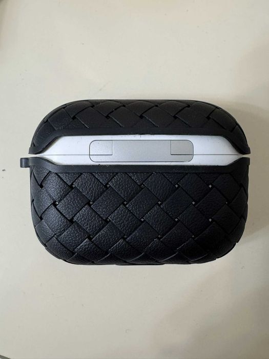 Продам оригинальные airpods pro 2 с lighting