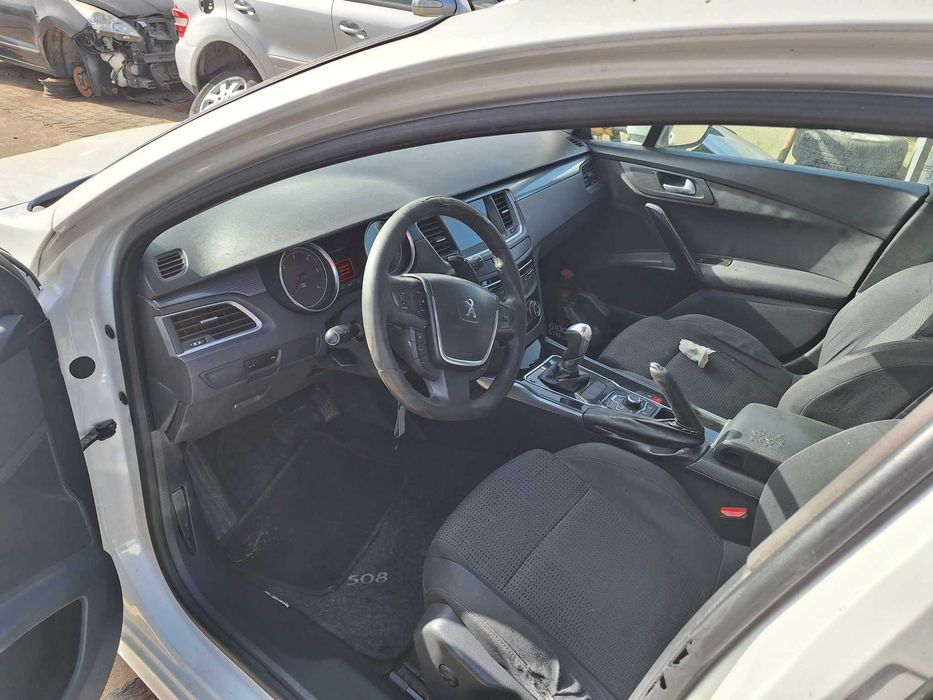 Пежо 508 комби..