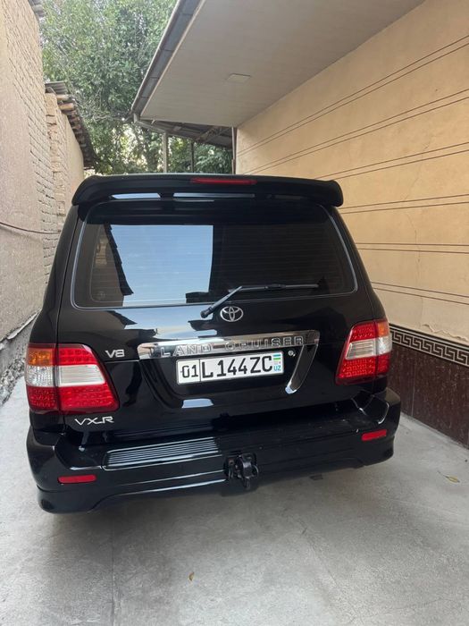 Toyota Land Cruiser 100