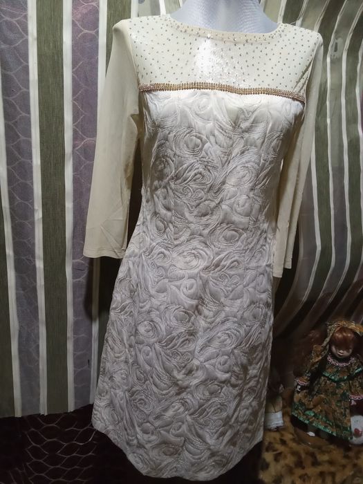 Женские платья 46 размер состояние отличное