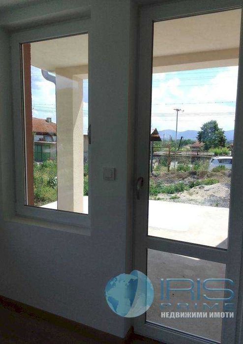 Къща с двор /НС/, с.Хан Крум