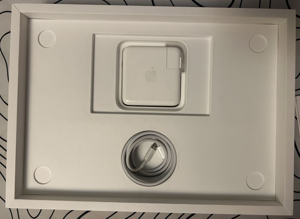 MacBook Pro 13” M1 2020 — 8/256 ГБ