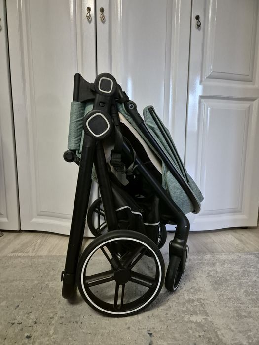 Продам коляску..