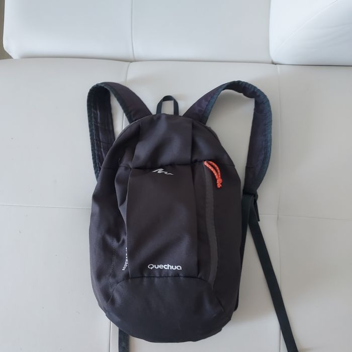 vand rucsac dimensiuni medii,folosit dar in stare buna.