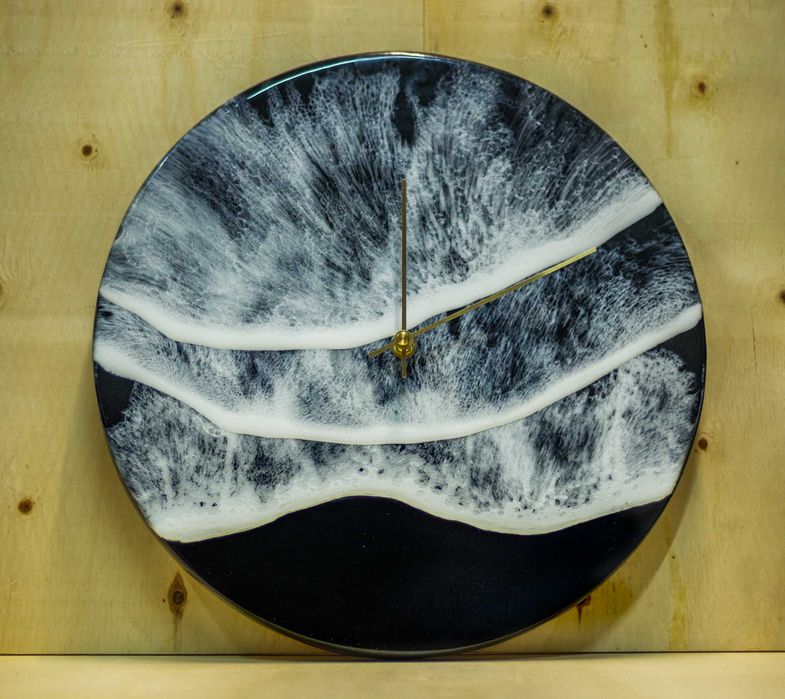 Стенен часовни от епоксидна смола