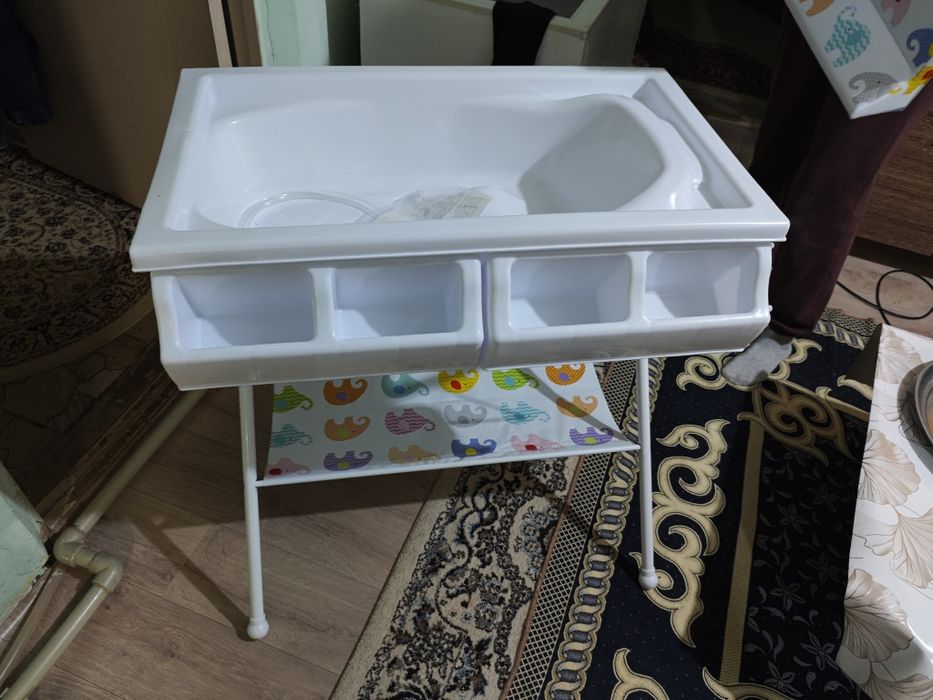 Пеленальный столик