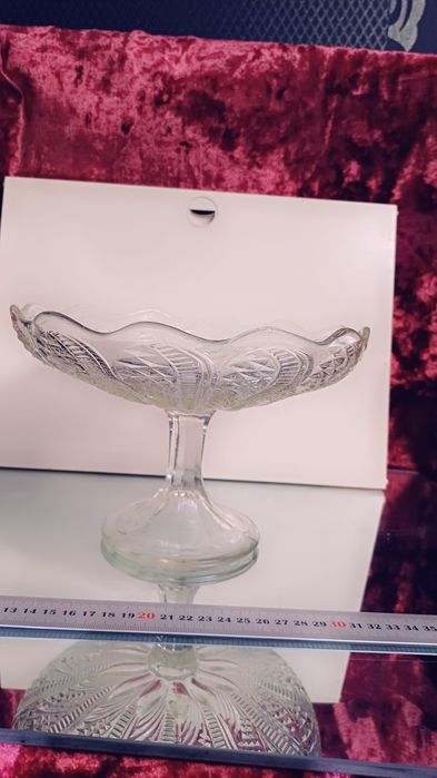 Вазы на ножке под фрукты