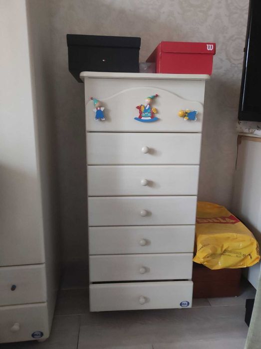 Бебешко обзавеждане. Легло, гардероб, шкаф и скрин