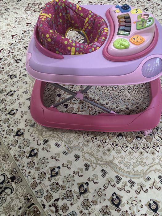 Продам ходунок chicco