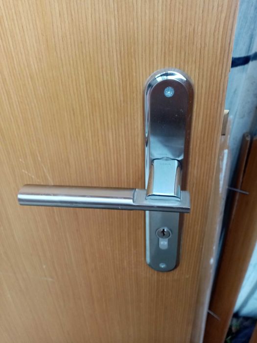 Итериорна врата Sibra плътна.