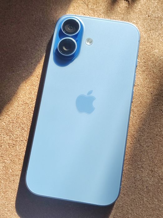 iPhone 17 memorie 256 GB 93 cicluri de incarcare telefon MDM