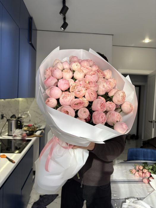 Продам букет пионовидных роз